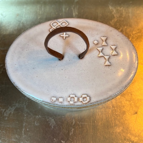 Marks White artisan oval stoneware decorative trinket box w/lid-NWOT - Picture 5 of 12